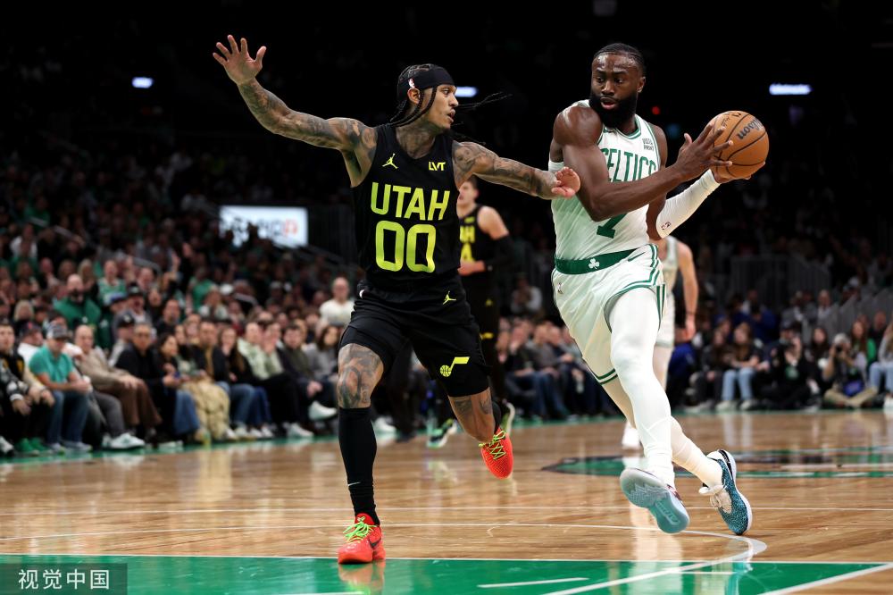 也展现出球 也展现出球