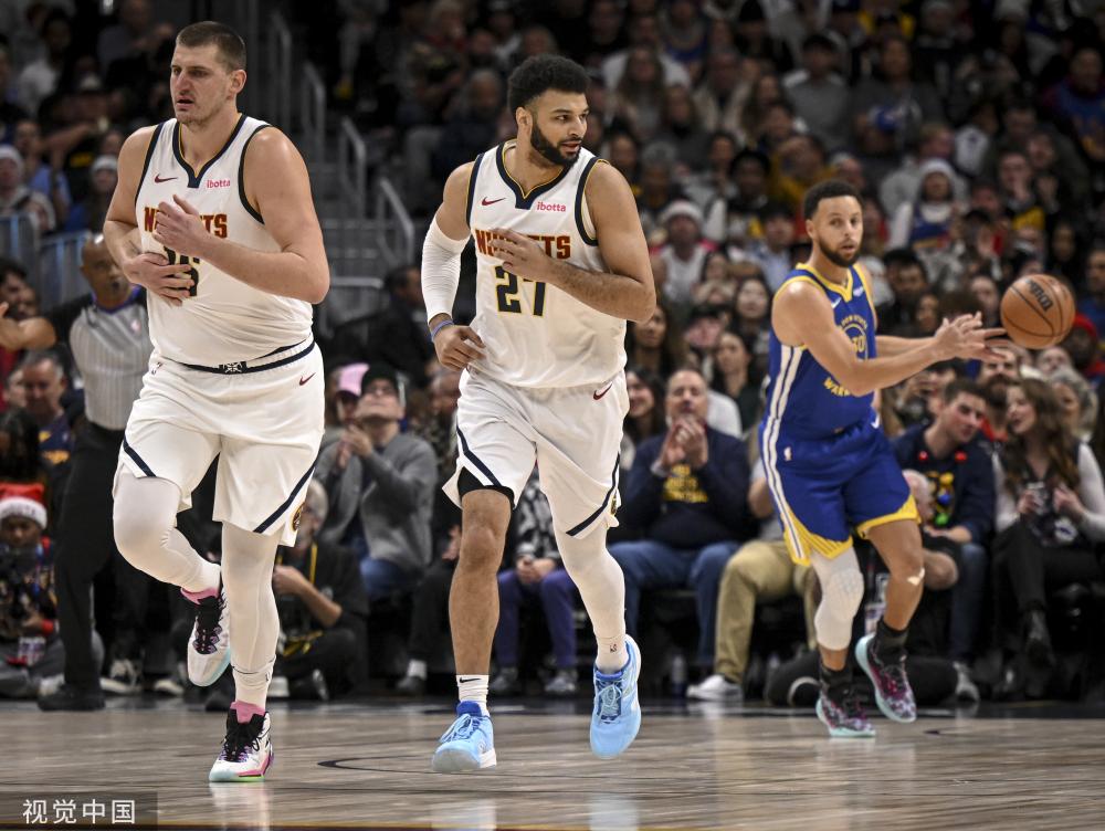 一记禁区外 一记禁区外