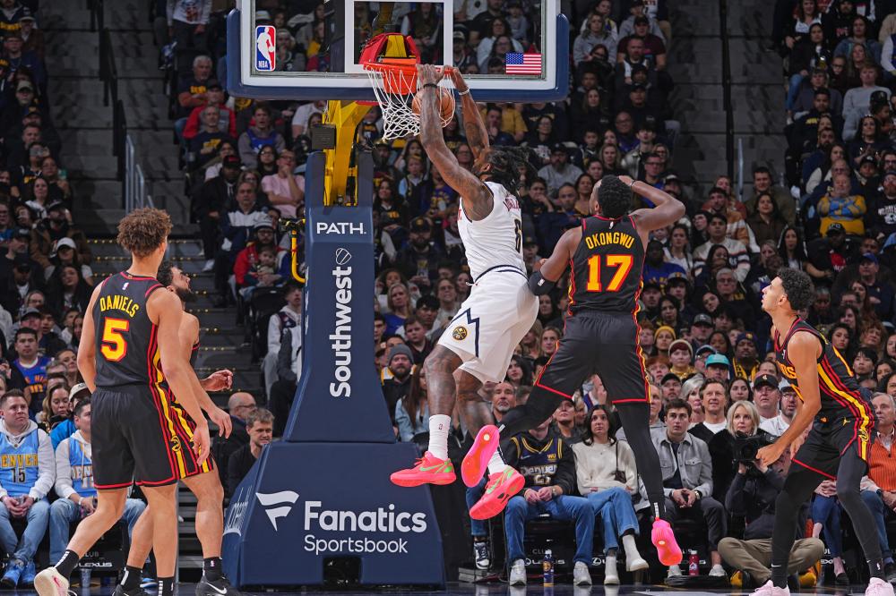 亚马尔在右 亚马尔在右